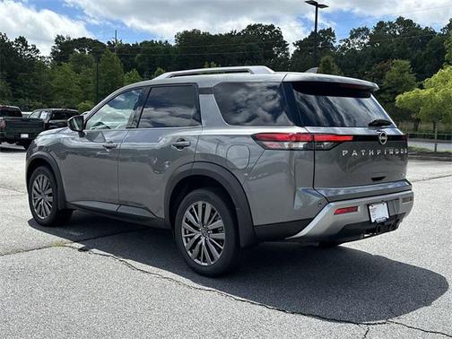 2025 Nissan Pathfinder SL FWD