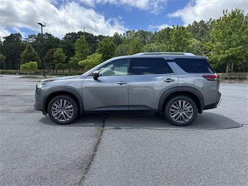 2025 Nissan Pathfinder SL FWD