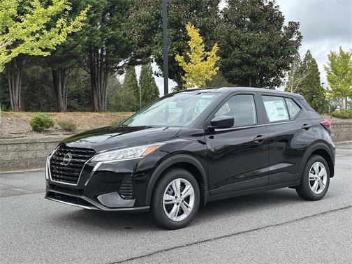 2025 Nissan Kicks S