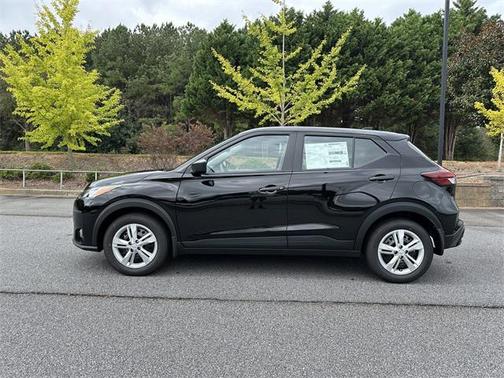 2025 Nissan Kicks S