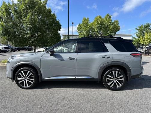 2023 Nissan Pathfinder Platinum FWD