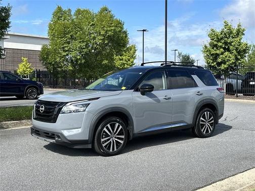2023 Nissan Pathfinder Platinum FWD