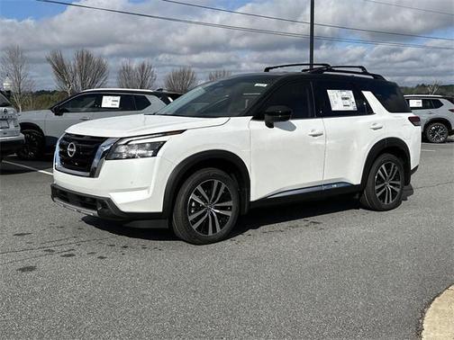 2025 Nissan Pathfinder Platinum FWD