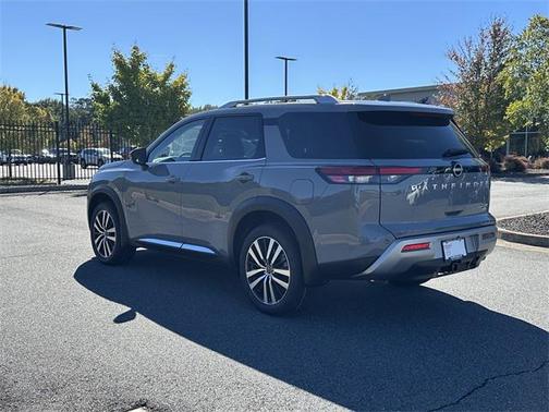 2025 Nissan Pathfinder Platinum 4WD
