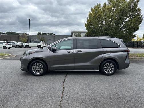 2024 Toyota Sienna XLE 7 Passenger