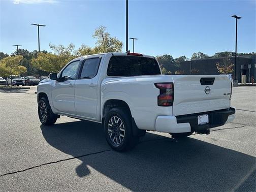 2024 Nissan Frontier SL