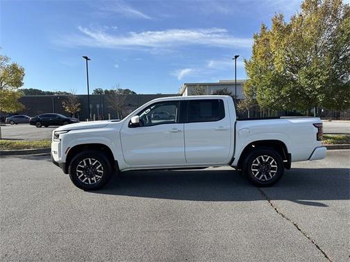 2024 Nissan Frontier SL