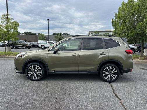 Green Metallic 2024 Subaru Forester Limited