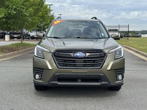 Green Metallic 2024 Subaru Forester Limited