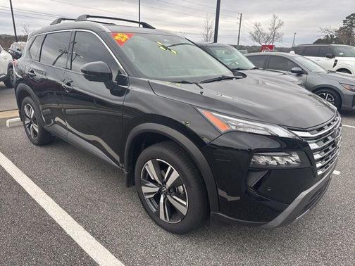 2025 Nissan Rogue SL