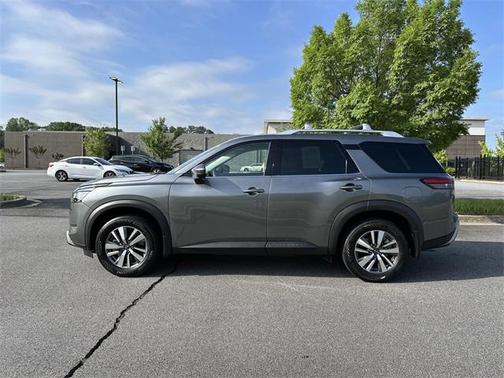 2024 Nissan Pathfinder SL FWD