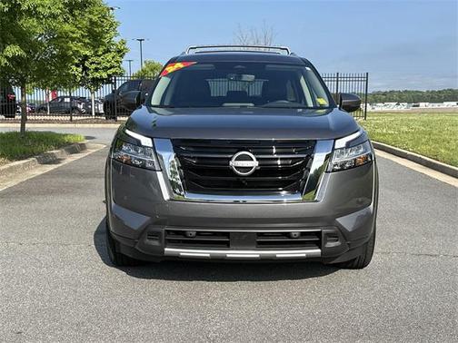 2024 Nissan Pathfinder SL FWD