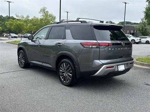 2024 Nissan Pathfinder SL FWD