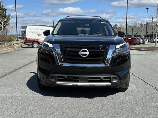 2025 Nissan Pathfinder Platinum FWD