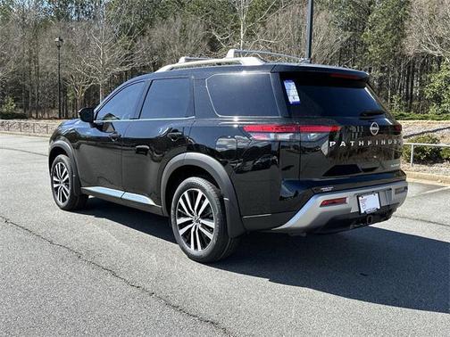 2025 Nissan Pathfinder Platinum FWD