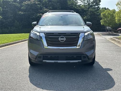 2025 Nissan Pathfinder SL FWD