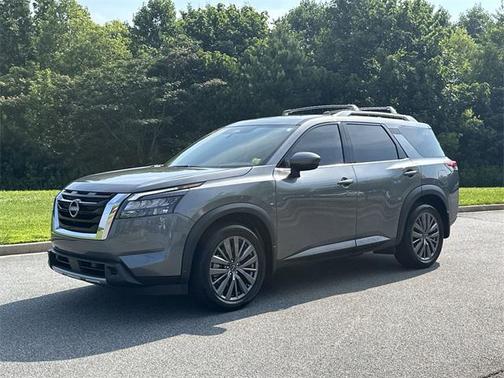 2025 Nissan Pathfinder SL FWD
