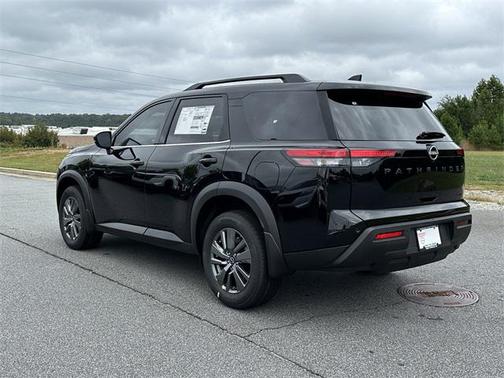 2025 Nissan Pathfinder SV 4WD