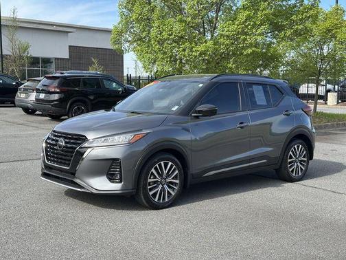 2021 Nissan Kicks SR