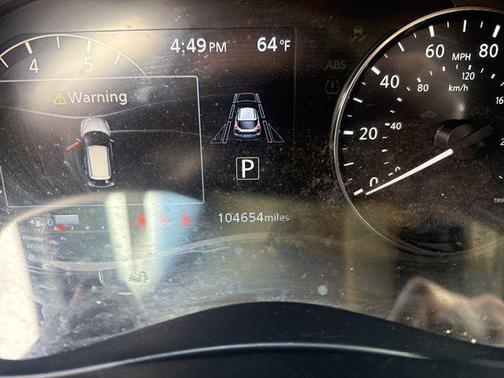 2021 Nissan Kicks SR