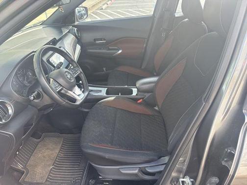 2021 Nissan Kicks SR