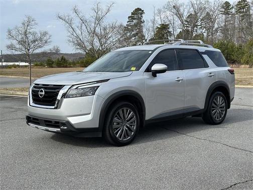2025 Nissan Pathfinder SL 4WD