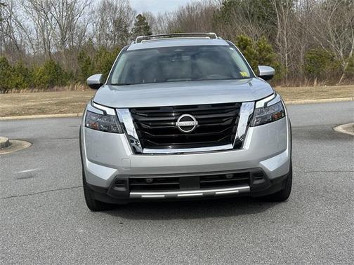 2025 Nissan Pathfinder SL 4WD