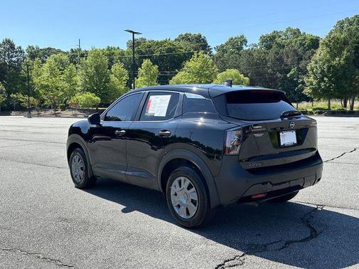 Super Black 2025 Nissan Kicks S