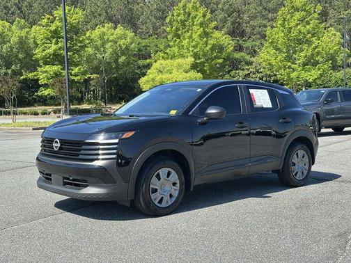 Super Black 2025 Nissan Kicks S