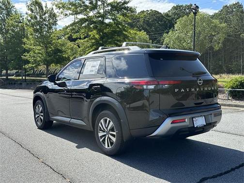 2025 Nissan Pathfinder SL FWD
