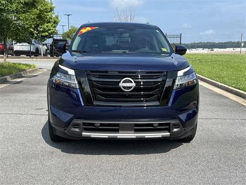 2024 Nissan Pathfinder SL FWD