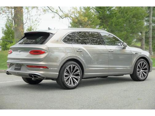 Extreme Silver 2025 Bentley Bentayga EWB Azure V8