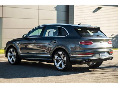 2024 Bentley Bentayga V8