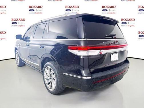 2022 Lincoln Navigator Standard