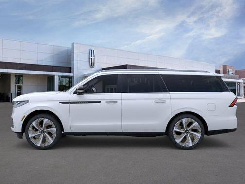 Star White 2026 Lincoln Navigator L Black Label