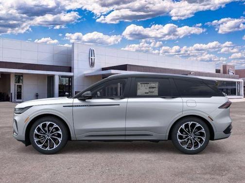 Silver Radiance Metallic 2026 Lincoln Nautilus Reserve