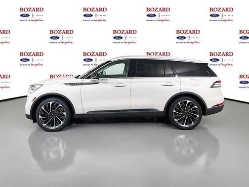 Pearl Metallic 2024 Lincoln Aviator Reserve RWD
