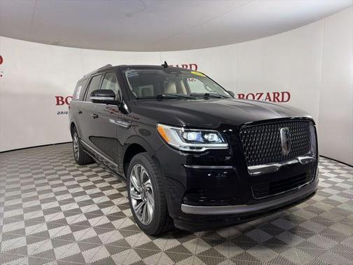 Black Metallic 2023 Lincoln Navigator L Reserve