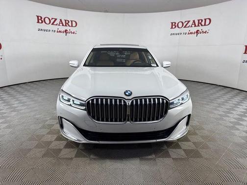 2022 BMW 740 i