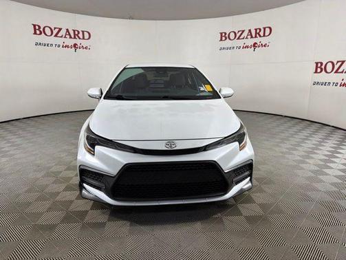 Pearl 2022 Toyota Corolla SE