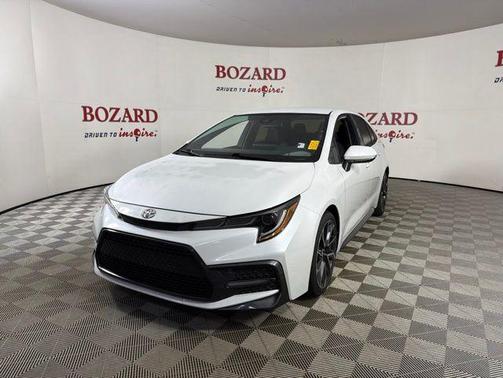 Pearl 2022 Toyota Corolla SE