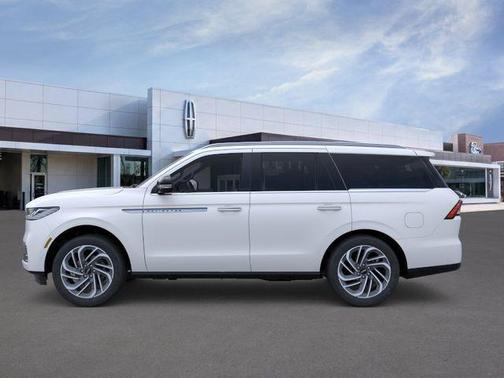 Star White 2026 Lincoln Navigator Reserve