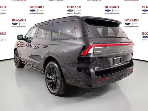 Infinite Black Metallic 2026 Lincoln Navigator Reserve