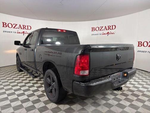 Brilliant Black Crystal Pearlcoat 2018 RAM 1500 Express