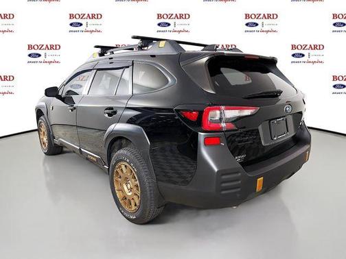Crystal Black Silica 2023 Subaru Outback Wilderness