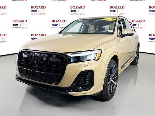 2025 Audi Q7 45 Premium Plus