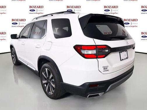 Platinum White Pearl 2025 Honda Pilot Touring