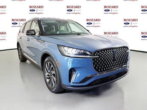 Whisper White 2026 Lincoln Aviator Premiere