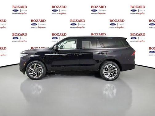 Infinite Black Metallic 2026 Lincoln Navigator Reserve