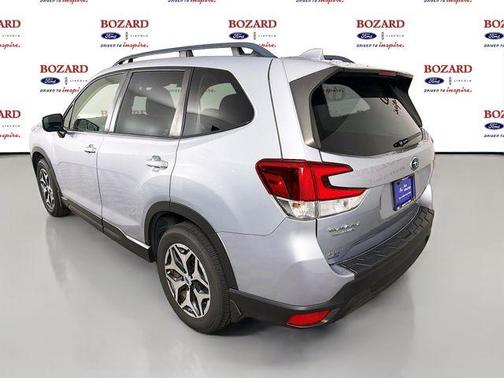 Ice Silver Metallic 2023 Subaru Forester Premium